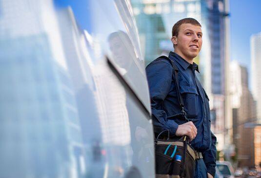 img_Professionals and technicians_Escalator service technicians